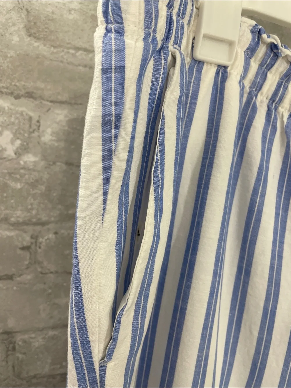 H&M lightweight cropped